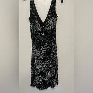 Sleeveless lightweight flower dress